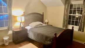 B1 A private room in Naperville downtown with desk and Wi-Fi near everything
